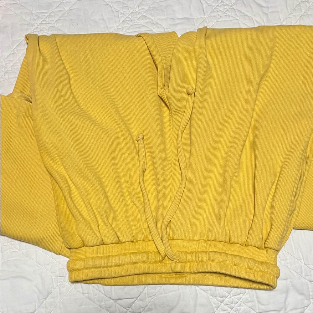 XS/S Daily Drills Thermal long sleeve top /pant SET in yellow - Picture 13 of 16